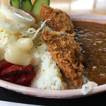 四季菜 - さくら湖ダムカレー 堰堤とダム湖