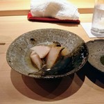 鮨 さかい - 酒だけで蒸した唐津の鮑