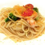 チェルバイア - プランツォＡ　1200円 の海老のフレッシュトマトのリングイネ カラスミ添え