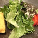 チェルバイア - プランツォＡ 1200円 のサラダ、オムレツ、トマト
