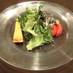 チェルバイア - プランツォＡ 1200円 のサラダ、オムレツ、トマト