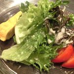 チェルバイア - プランツォＡ 1200円 のサラダ、オムレツ、トマト