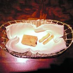 キッチャーノ - 本日のランチ 1200円 の自家製パン