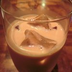 キッチャーノ - 本日のランチ+カフェ 1500円 のアイスカフェオレ
