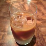 キッチャーノ - 本日のランチ+カフェ 1500円 のアイスカフェオレ