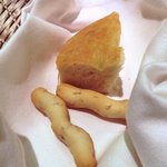 キッチャーノ - 本日のランチ+カフェ 1500円 の自家製パン