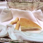 キッチャーノ - 本日のランチ+カフェ 1500円 の自家製パン