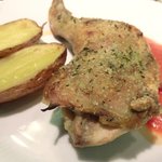 キッチャーノ - 本日のランチ+カフェ 1500円 の鶏もも肉の香草パン粉焼き トマトソース添え