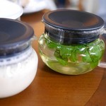 ラ・メゾン・キオイ - お代わりティー（チャイとミントティー）