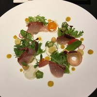 Dining & Bar TENQOO - 金目鯛を軽く炙り、シトロンコンフィと生姜のフーリ