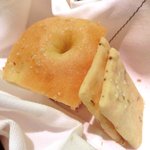 キッチャーノ - 本日のランチ+カフェ 1500円 の自家製パン