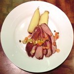 キッチャーノ - 本日のランチ+カフェ 1500円 の鴨胸肉のローストオレンジ・トマト・松の実のソース添え