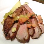 キッチャーノ - 本日のランチ+カフェ 1500円 の鴨胸肉のローストオレンジ・トマト・松の実のソース添え