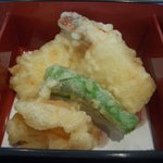 Nihon Ryourishun Sai - 揚げ物　海老東寺揚げ　海老芋雲丹衣揚げ　青唐