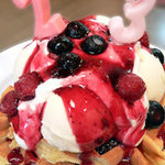 カフェ　ベリー - お誕生日に・・・記念日限定！Happyワッフル（要予約）。