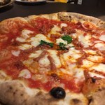 ジラソーレ リッコ - ディアヴォラ  なかなか辛いピザです