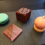 ガストロノミー ジョエル・ロブション - お菓子ワゴンのお菓子