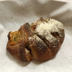 Pane Ho Maretta - くるみ×いちじくの赤ワイン煮×ラクレット ¥230+税