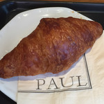 PAUL - 「料理」お皿からはみ出る程大きいクロワッサン！