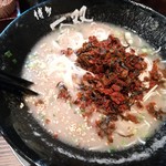 博多一双 - 替玉後、辛子高菜投入