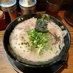 博多一双 - ラーメン650円