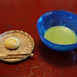 虎屋 壺中庵 - 抹茶と生菓子