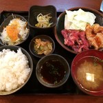 紅梅園 - H.29.8.8.昼 焼肉定食コンビ 850円