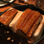 天神呑人 - 鰻と豆腐の意外な組み合わせ