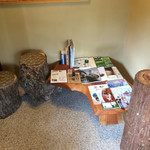 手打ち蕎麦 くげ - 玄関を入って直ぐの飾り