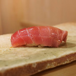 東麻布 天本 - 塩釜まき網血合い