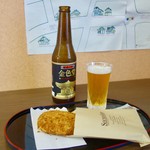 コビル カフェ平泉 - ［2017/09］前沢牛コロッケ(200円)＋いわて蔵ビール・ゴールデンエール(520円)