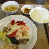 倶楽湾 - 二種海鮮と季節の野菜炒めセット　￥１，２５０