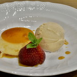 ら・ぶーか - プリン　紅茶のアイス　　イチゴ