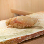 東麻布 天本 - 東京湾竹岡のひらめ