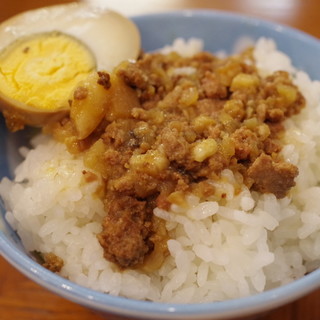台湾屋台 阿Q麺館_1