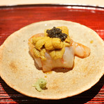 東麻布 天本 - 牡丹海老、唐津赤雲丹にベルギーキャビア