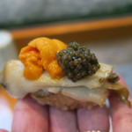 寿司栄 - 29年9月　鮑　雲丹、キャビア乗せ