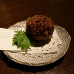 炭火焼肉 ふちおか - コースのメンチカツ。牛肉本来の味が楽しめます。