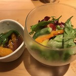 個室×牛寿司・鉄板焼 大名瑞祥 - ピーマンと南京のお浸しと、・フレンチドレッシングの5種サラダ