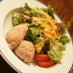 ＭｅｎｕＢ（１，９００円）の『ＬＹＢ豚のリエットと鶏白レバーのムース』２０１７年９月