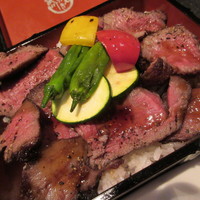 御肉 平川 - 【炭焼き御肉重　上　２４００円】アップ
