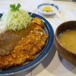 三象 - カツカレー　１０５０円