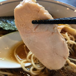 中華そば 四つ葉 - 鶏チャーシューのアップ