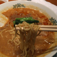華都飯店 OsakaMetro本町ビル店 - 担々麺(￥1100)