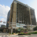 Holiday Inn - ホテル全景