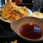 長生庵 - 季節の野菜天ぷら ししとう、えのきとまいたけ、しいたけ、さつまいも、えび2匹