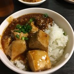 美林華飯店 - 麻婆豆腐丼（ハーフ）