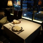 レスト ケイ ヤマウチ - お店唯一の窓際の席♪