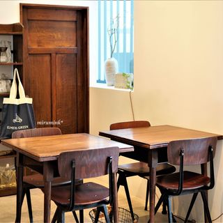 コホロエルマーズグリーンコーヒーカウンター_2