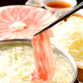 "Top-grade black pork shabu shabu" proudly offered by a specialty store